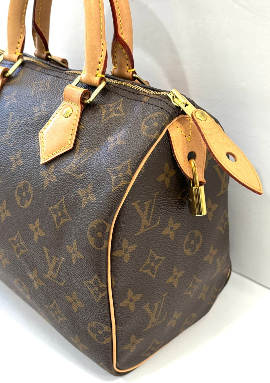LOUIS VUITTON SPEEDY 25 MONOGRAM HANDBAG