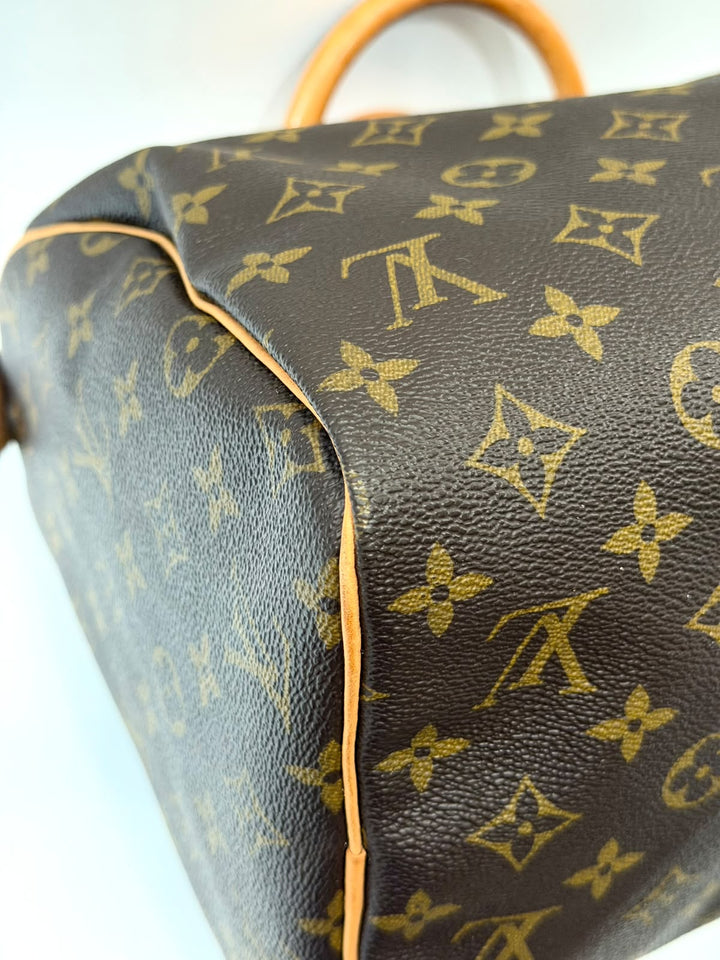 LOUIS VUITTON SPEEDY BANDOULIÈRE 30 HANDBAG