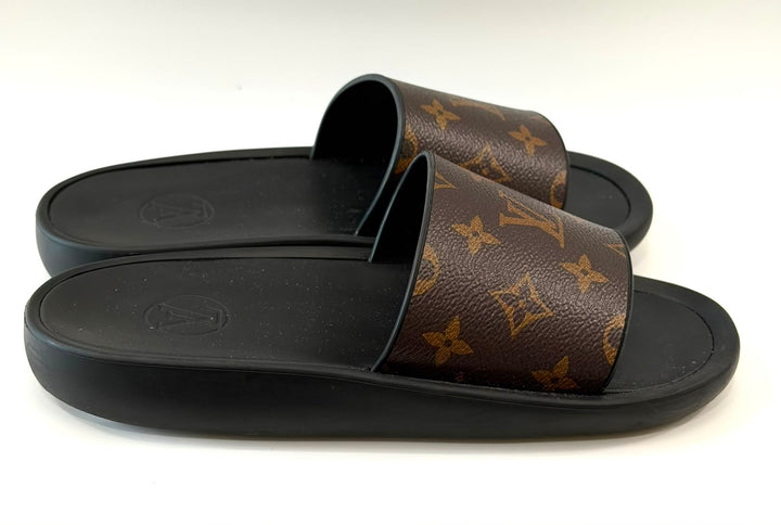 LOUIS VUITTON SUNBATH MONOGRAM FLAT SLIDE MULES