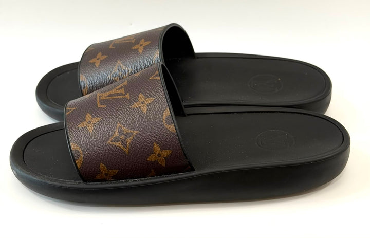 LOUIS VUITTON SUNBATH MONOGRAM FLAT SLIDE MULES