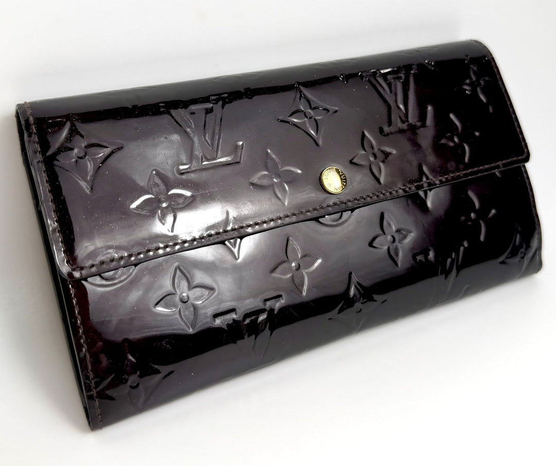 LOUIS VUITTON VERNIS SARAH AMARANTE WALLET