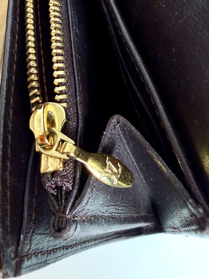 LOUIS VUITTON VERNIS SARAH AMARANTE WALLET
