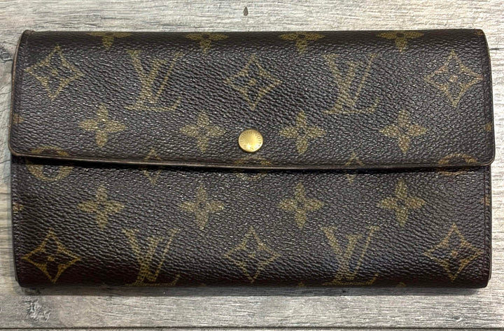 LOUIS VUITTON MONOGRAM SARAH WALLET