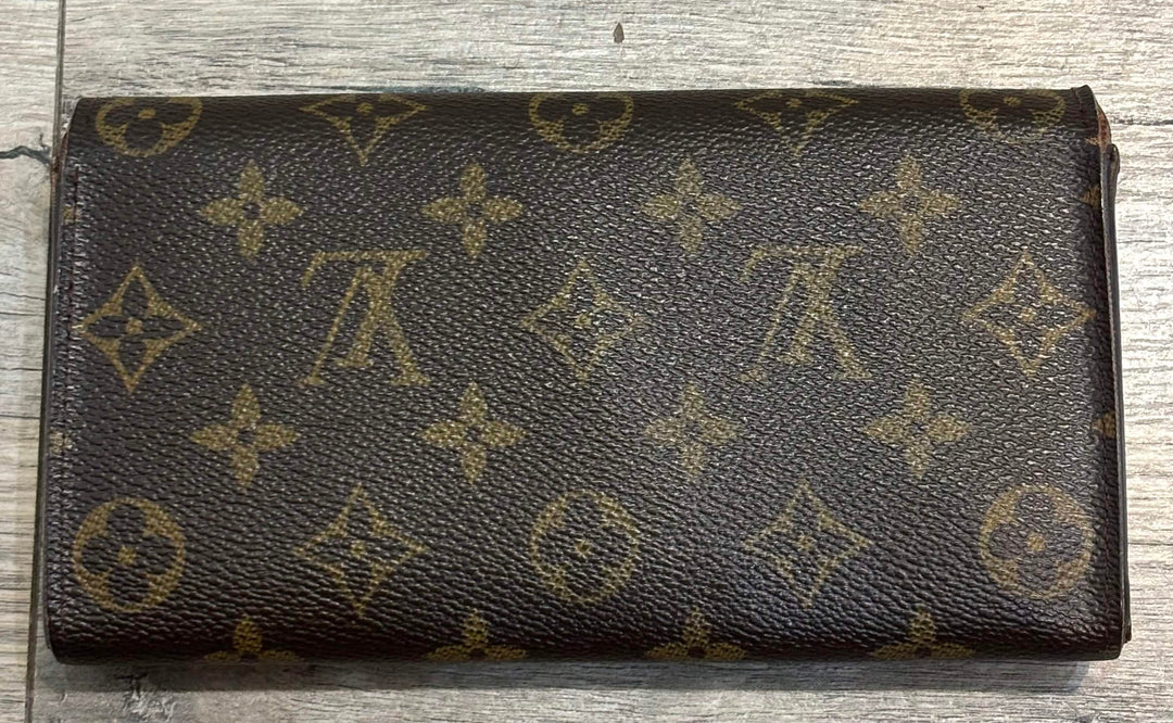 LOUIS VUITTON MONOGRAM SARAH WALLET