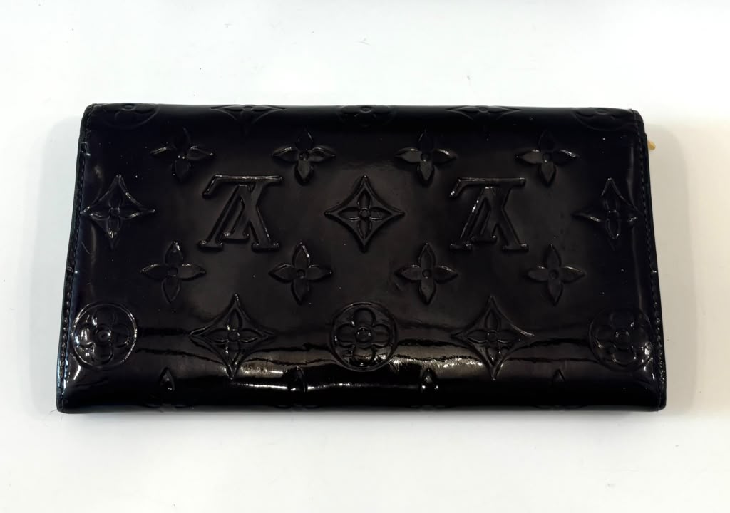 LOUIS VUITTON  MONOGRAM VERNIS SARAH WALLET