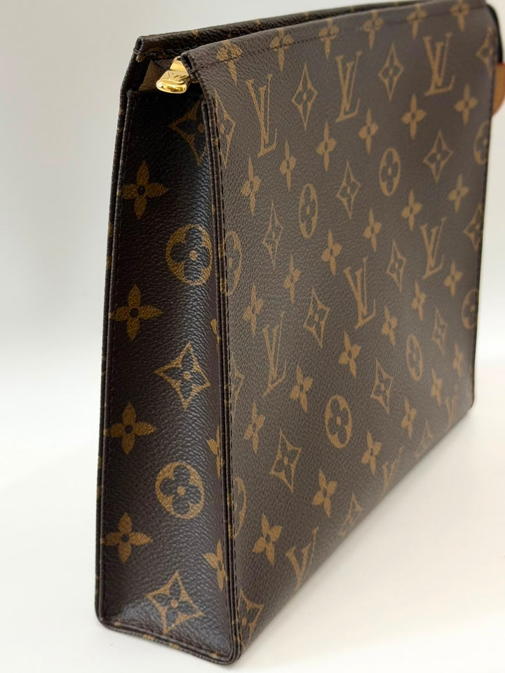 LOUIS VUITTON POCHE TOILETTE
