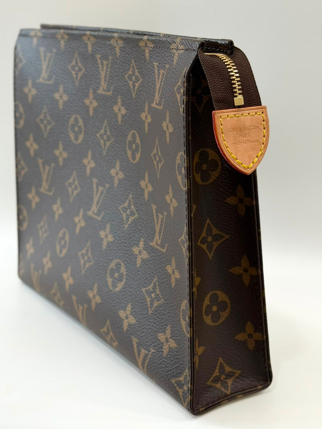 LOUIS VUITTON POCHE TOILETTE