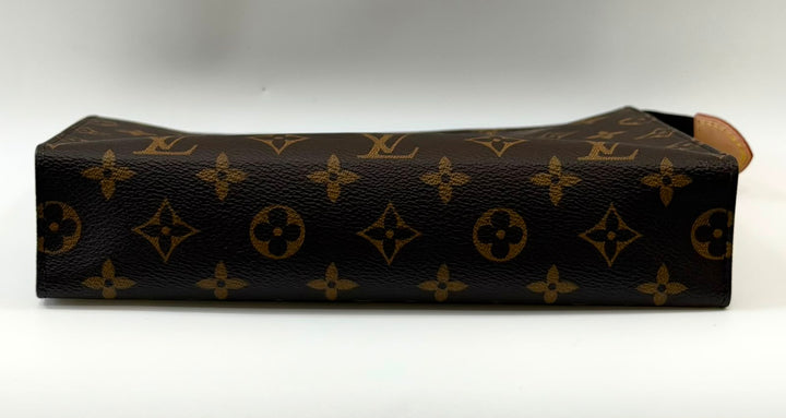 LOUIS VUITTON POCHE TOILETTE