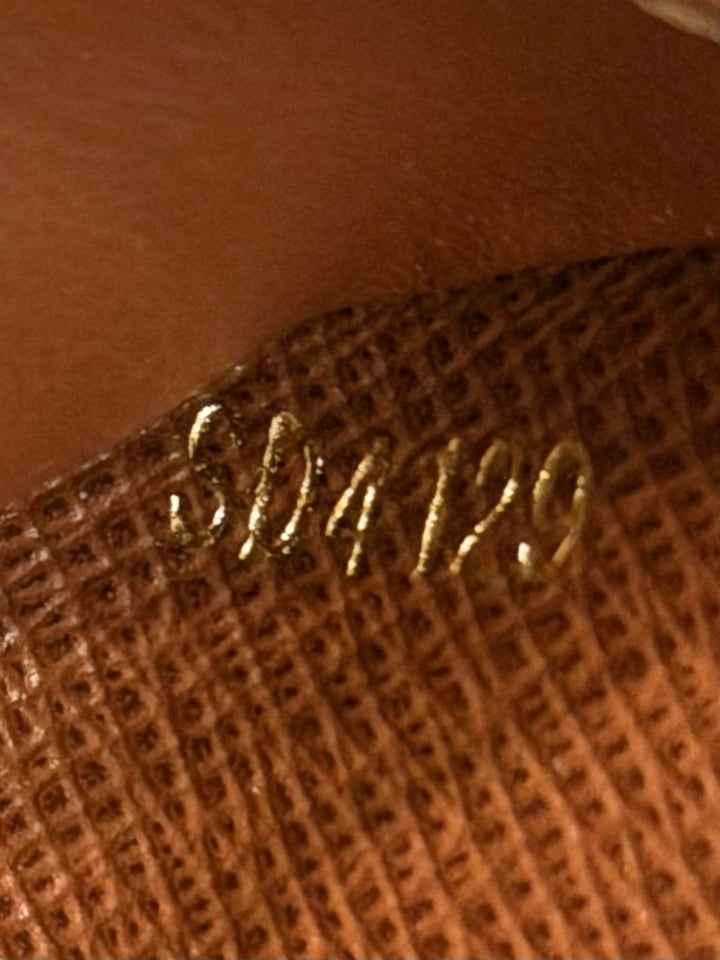 LOUIS VUITTON MONOGRAM VICTORINE WALLET