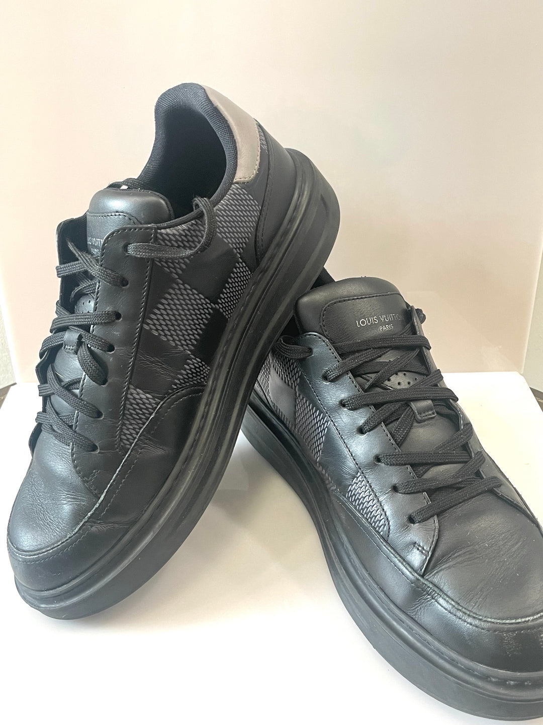 LOUIS VUITTON BEVERLY HILLS DAMIER GRAPHITE LEATHER SNEAKERS