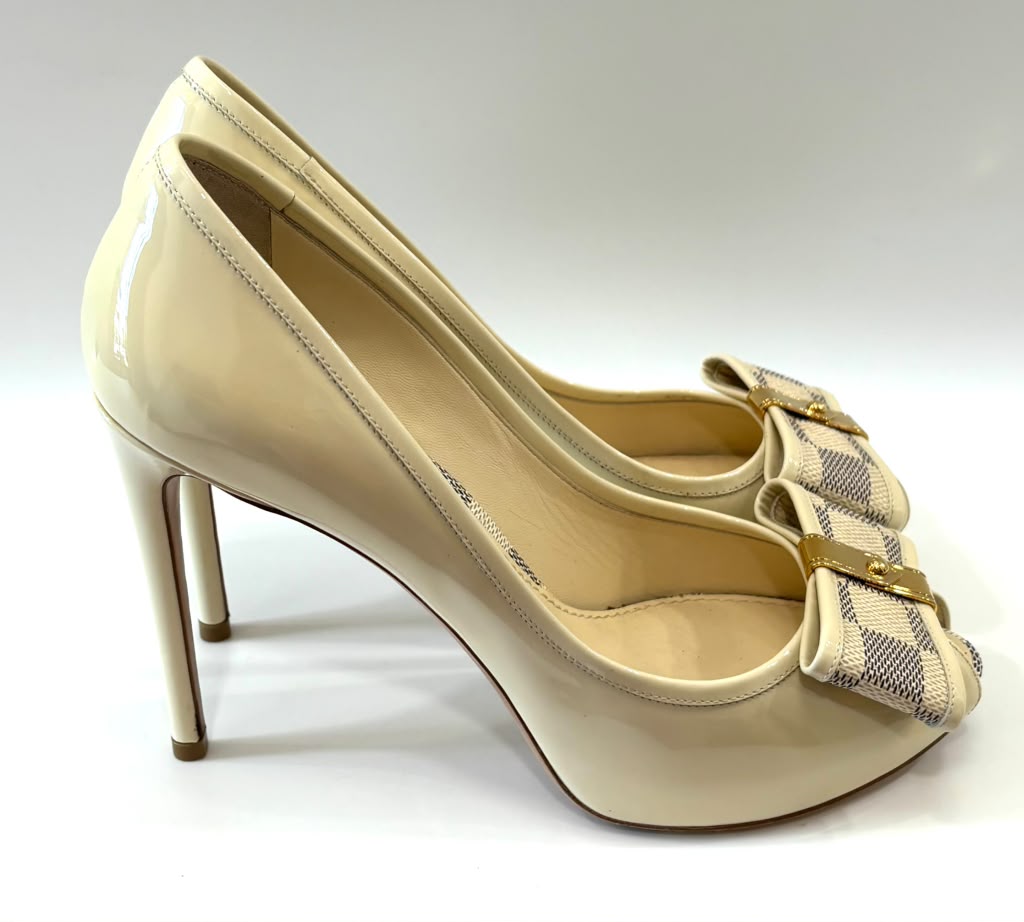 LOUIS VUITTON DAMIER AZUR BOW DAMIA PATENT PEEP TOE PUMPS