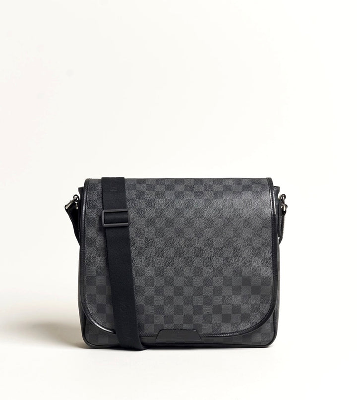 LOUIS VUITTON DAMIER GRAPHITE DANIEL GM MESSENGER BAG