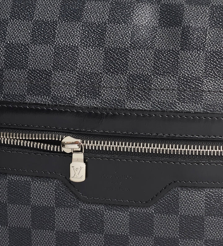 LOUIS VUITTON DAMIER GRAPHITE DANIEL GM MESSENGER BAG