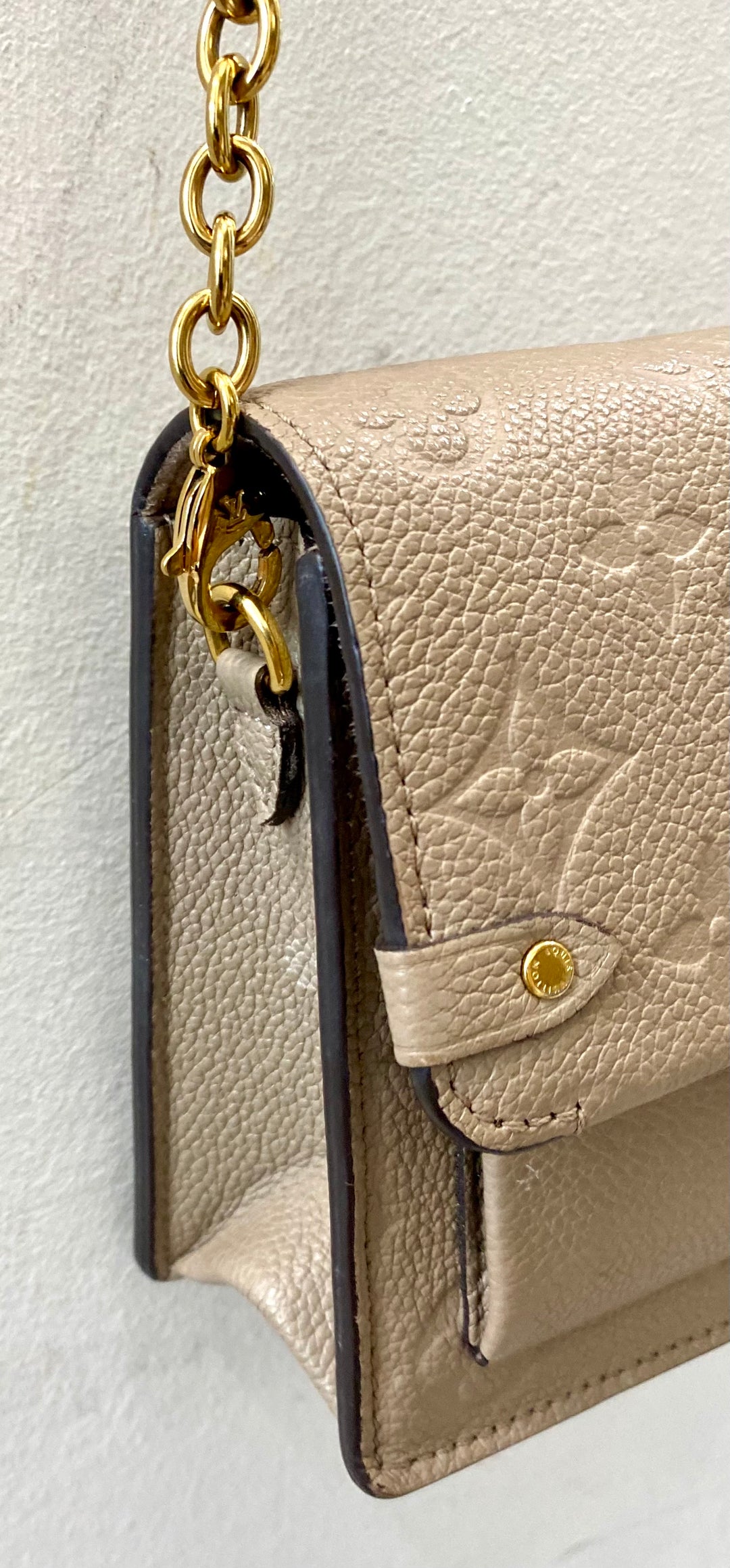 LOUIS VUITTON EMPREINTE LEATHER VAVIN WALLET ON CHAIN