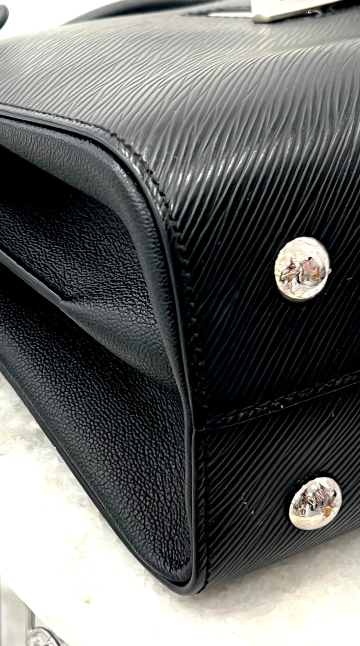 LOUIS VUITTON EPI LEATHER TWIST MM TOTE BAG
