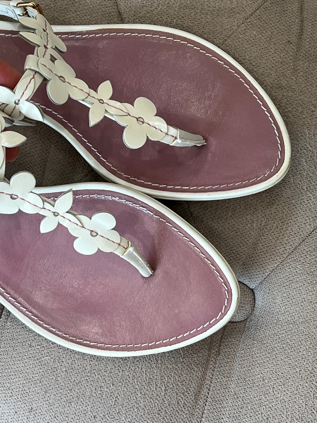 LOUIS VUITTON T-STRAP MONOGRAM FLOWER FLIP-FLOP SANDALS