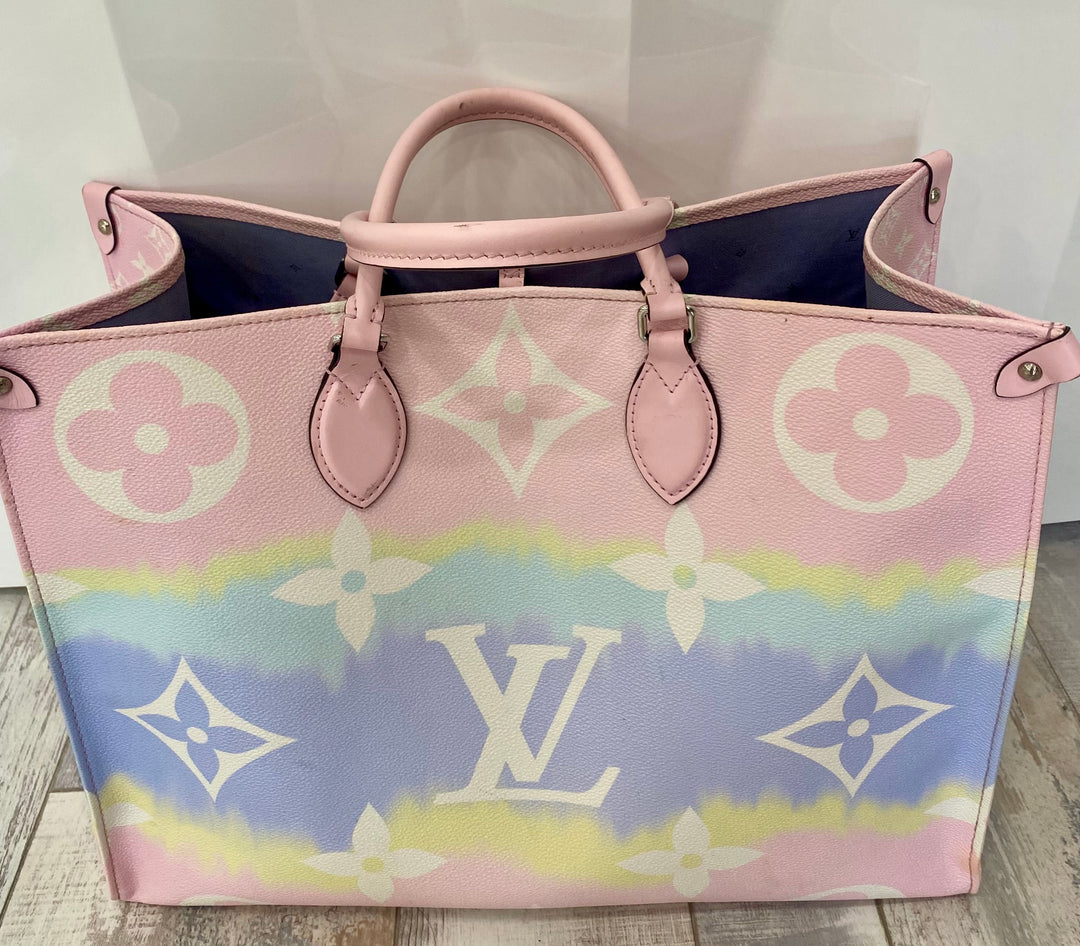 LOUIS VUITTON GIANT MONOGRAM ESCALE ONTHEGO GM TOTE IN PASTEL