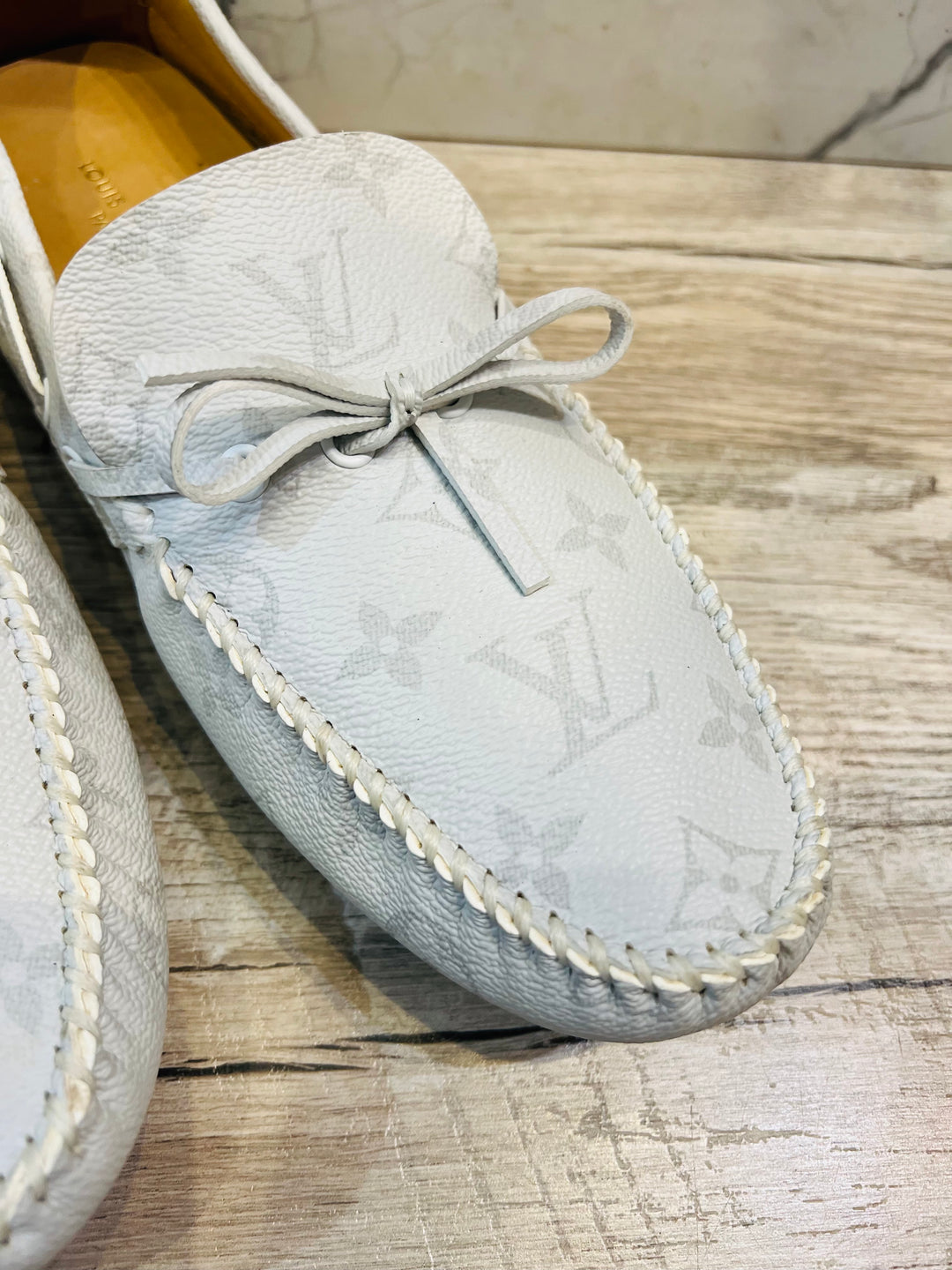 Louis-Vuitton-LV-Monogram-