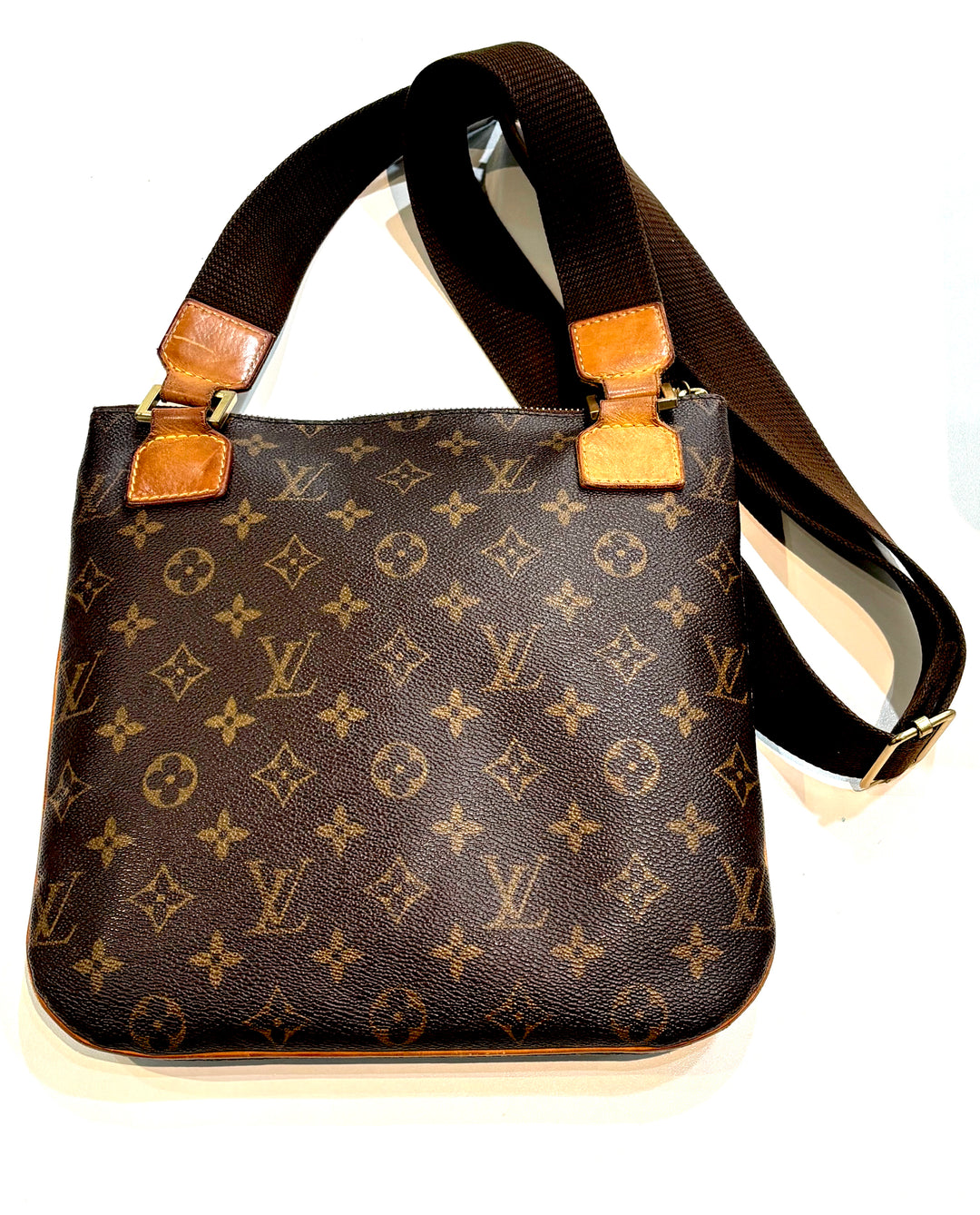LOUIS VUITTON MONOGRAM BOSPHORE MESSENGER BAG