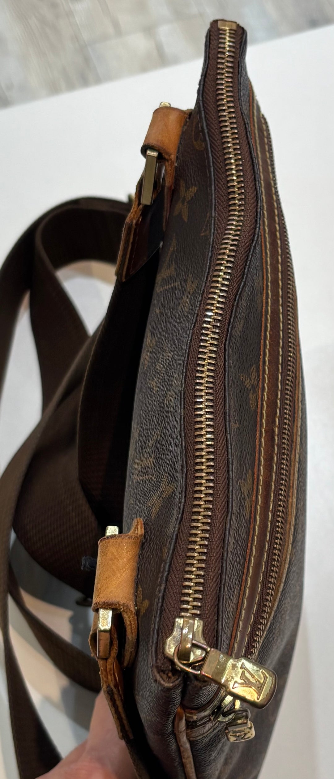 LOUIS VUITTON MONOGRAM BOSPHORE MESSENGER BAG