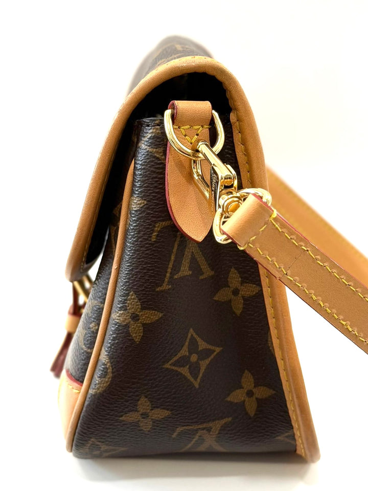 LOUIS VUITTON MONOGRAM CANVAS DIANE SHOULDER BAG