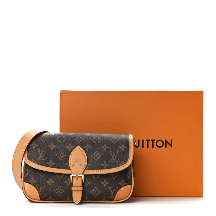 LOUIS VUITTON MONOGRAM CANVAS DIANE SHOULDER BAG