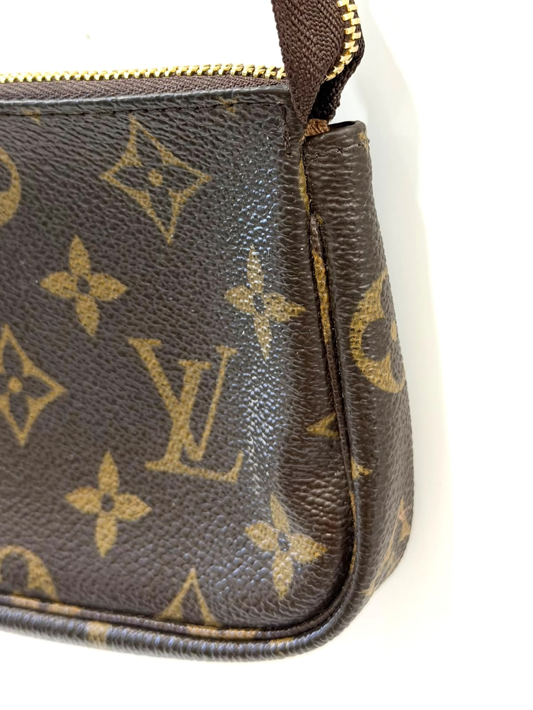 LOUIS VUITTON MONOGRAM MINI CHAIN POCHETTE