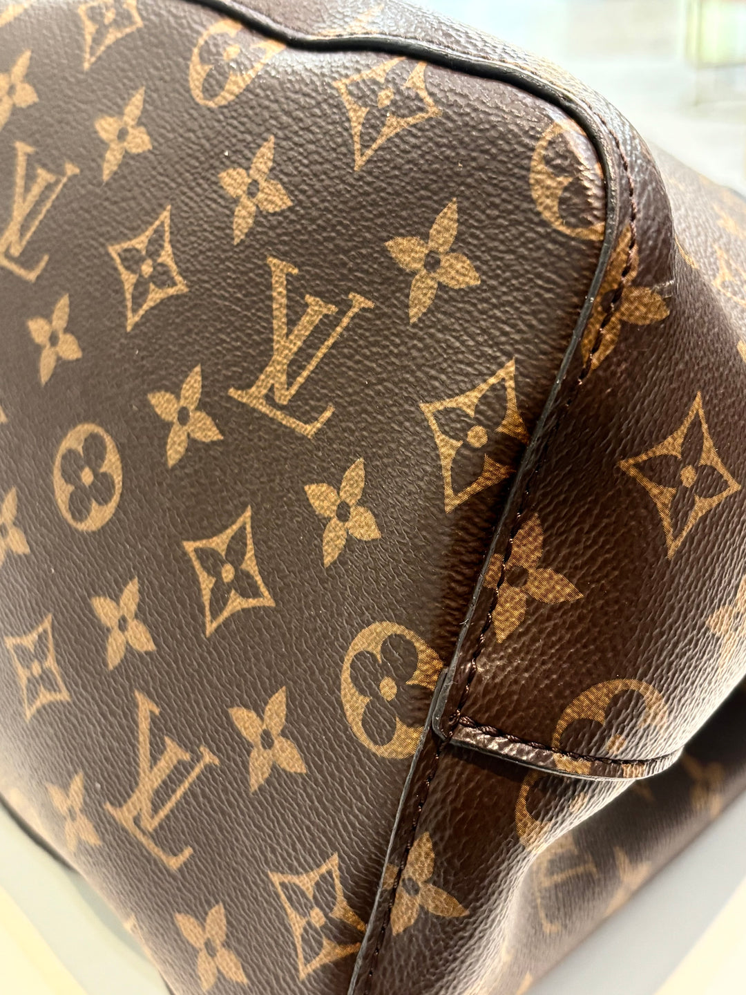 LOUIS VUITTON MONOGRAM NÉONOÉ MM DRAWSTRING BUCKET BAG