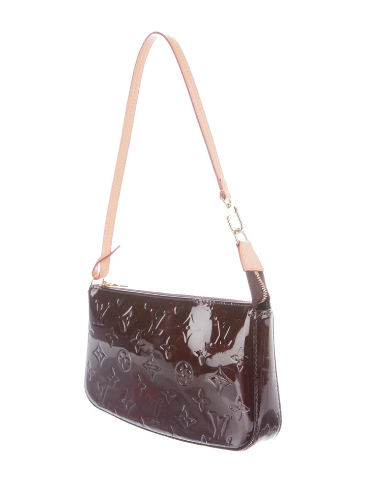 LOUIS VUITTON MONOGRAM VERNIS LEATHER POCHETTE AMARANTE