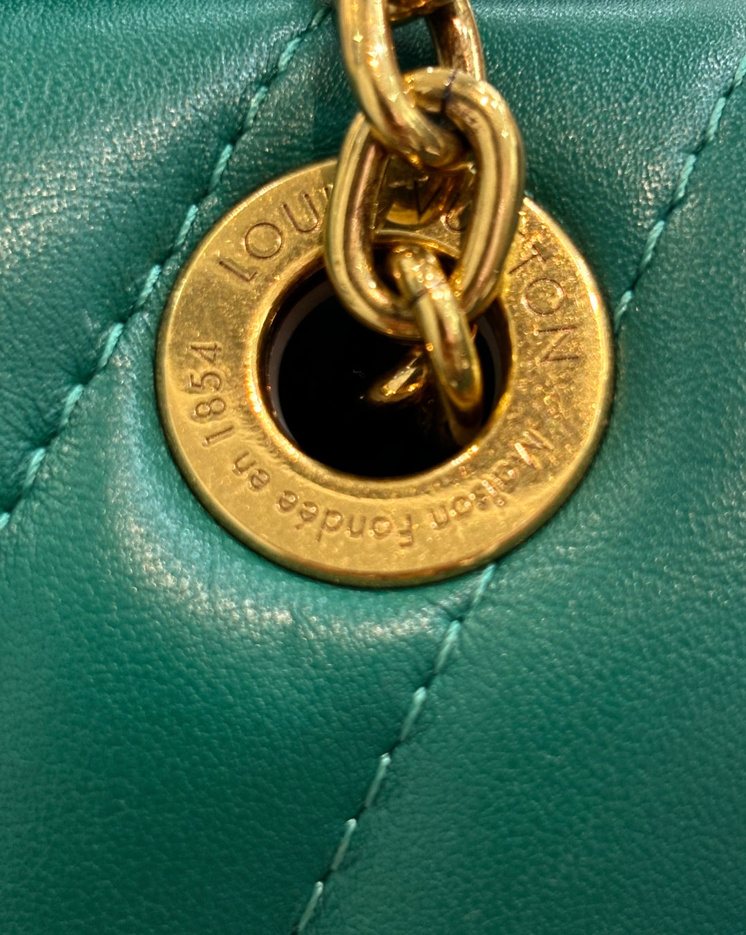 LOUIS VUITTON NEW WAVE MM CALFSKIN LEATHER CHAIN BAG IN EMERALD GREEN