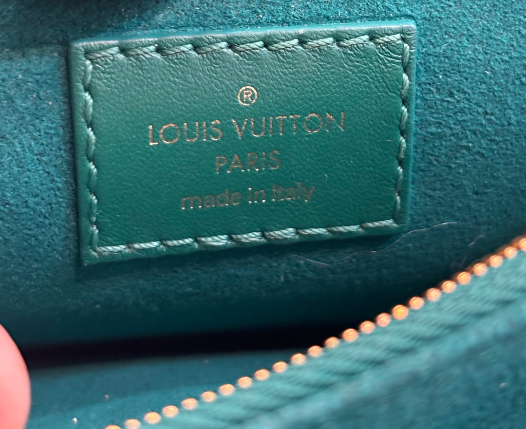 LOUIS VUITTON NEW WAVE MM CALFSKIN LEATHER CHAIN BAG IN EMERALD GREEN