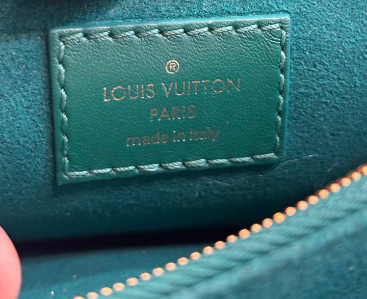 LOUIS VUITTON NEW WAVE MM CALFSKIN LEATHER CHAIN BAG IN EMERALD GREEN