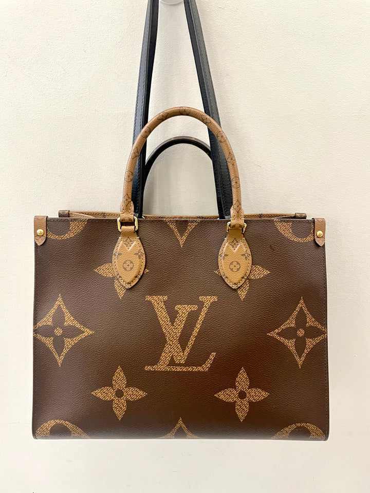LOUIS VUITTON GIANT REVERSE MONOGRAM ON THE GO MM TOTE BAG