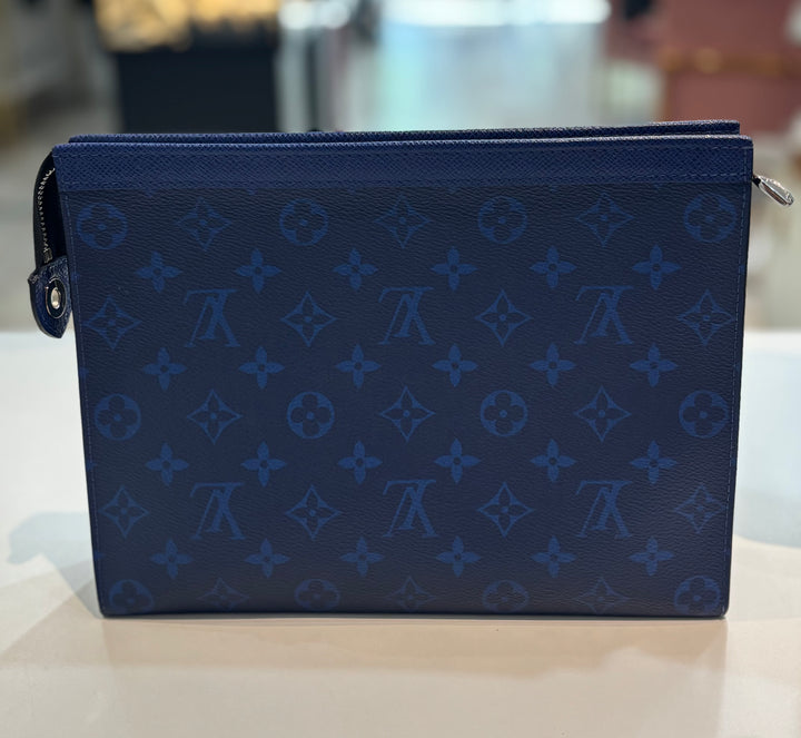 LOUIS VUITTON MONOGRAM ECLIPSE VOYAGE MM POCHETTE IN PACIFIC BLUE