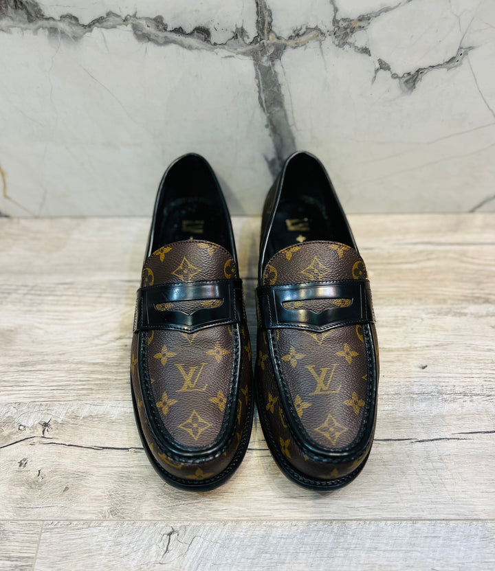 LOUIS VUITTON X NBA MONOGRAM LOAFERS – Caroline display picture 1
