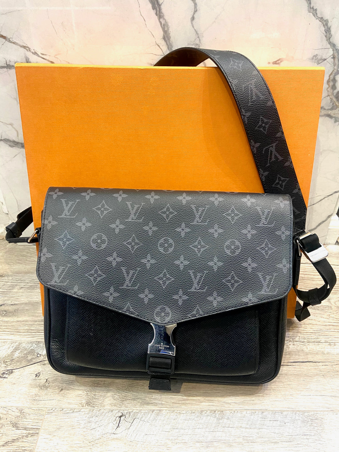 LOUIS VUITTON MONOGRAM ECLIPSE TAIGARAMA MESSENGERAMA BAG