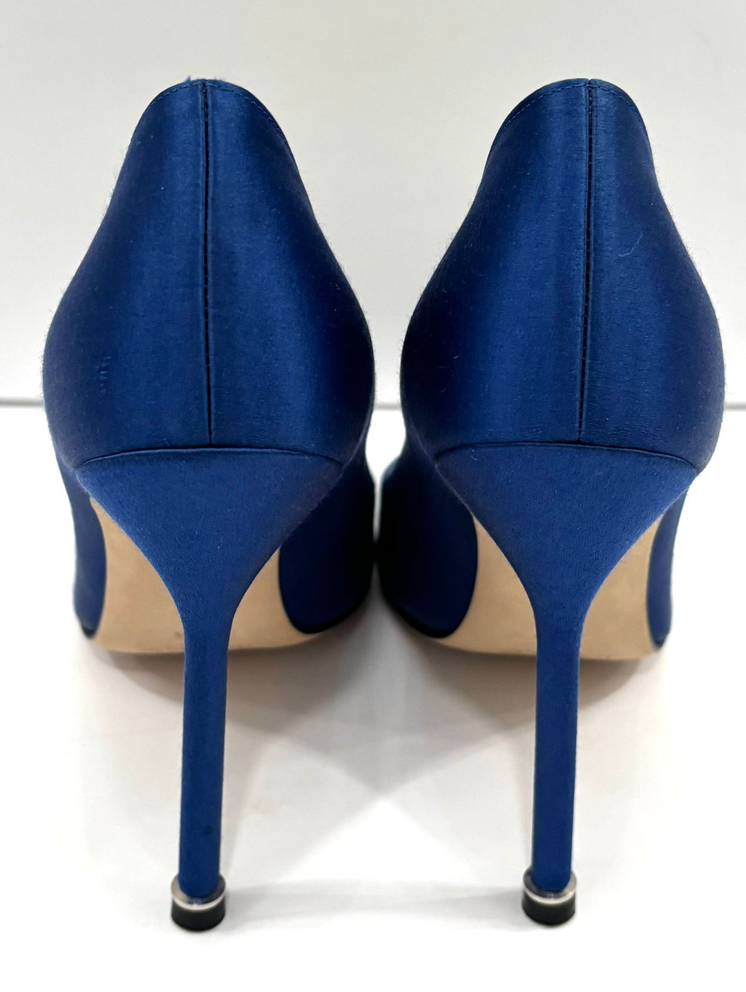 MANOLO BLAHNIK HANGISI JEWEL BUCKLE SATIN PUMPS