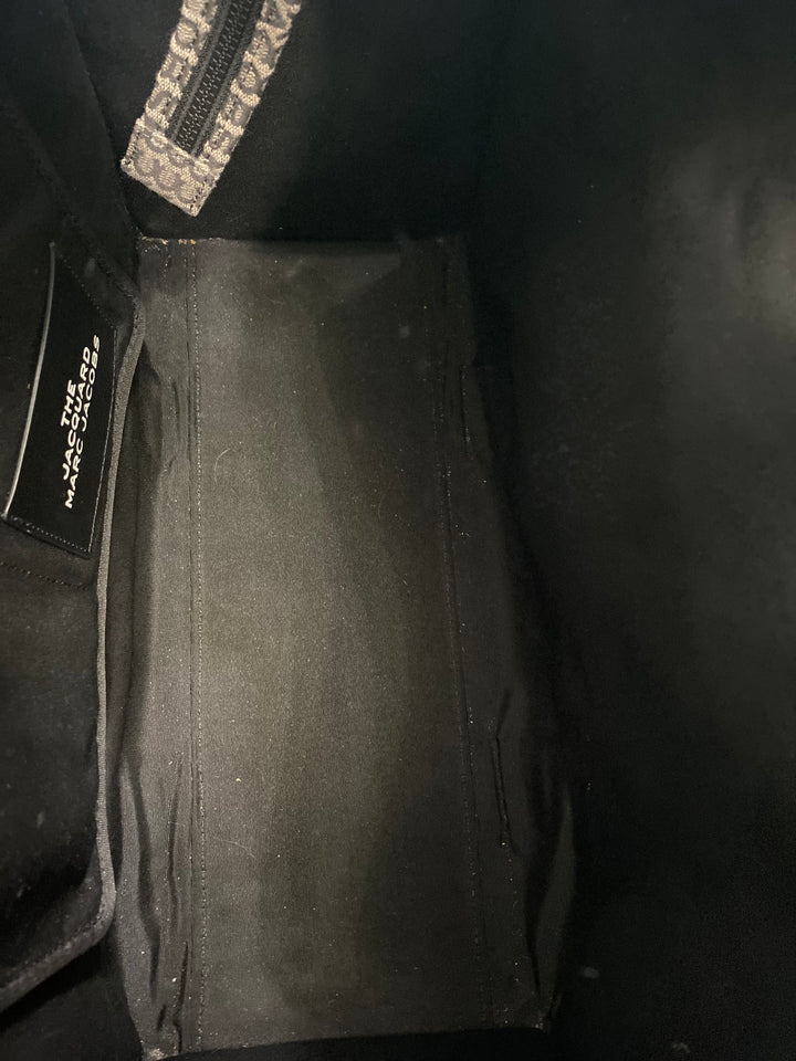 MARC JACOBS MONOGRAM TOTE BAG