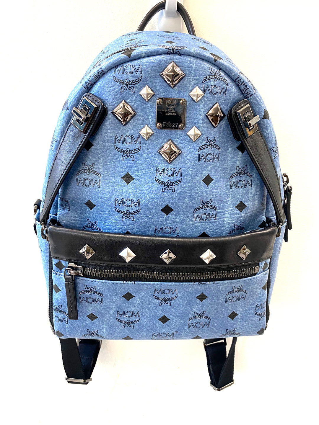 MCM VISETOS STUDDED MEDIUM DUAL STARK BACKPACK – Caroline display picture 2
