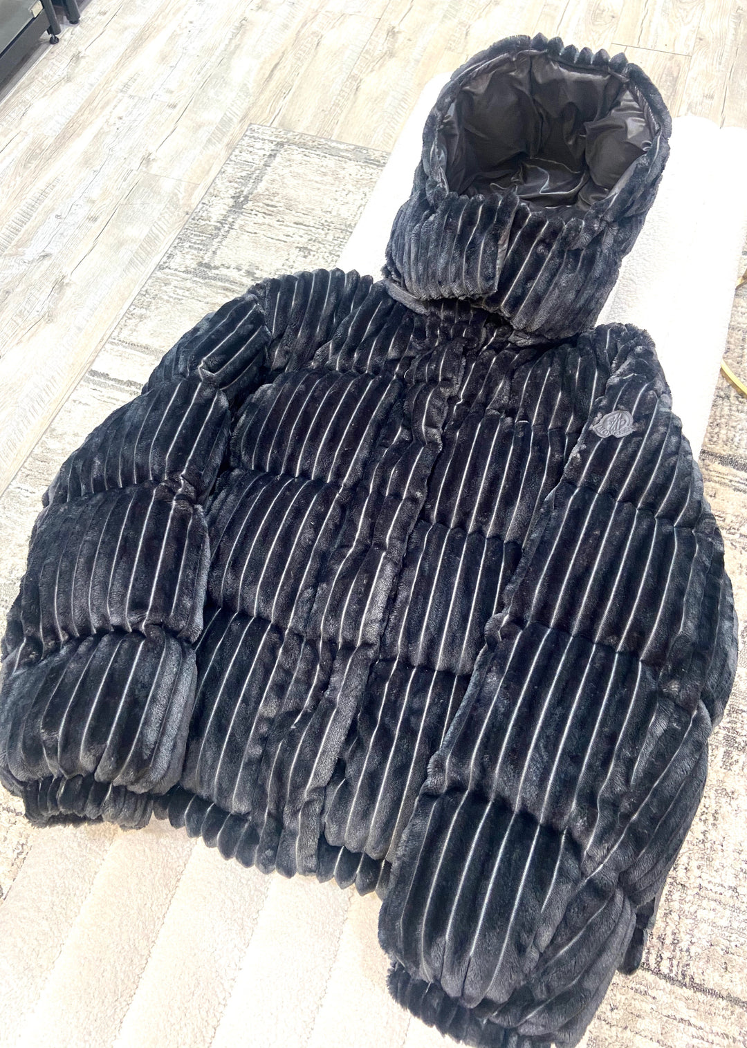 MONCLER DAOS QUILTED VELVET DOWN JACKET