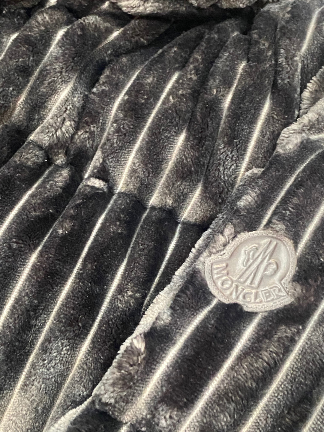 MONCLER DAOS QUILTED VELVET DOWN JACKET