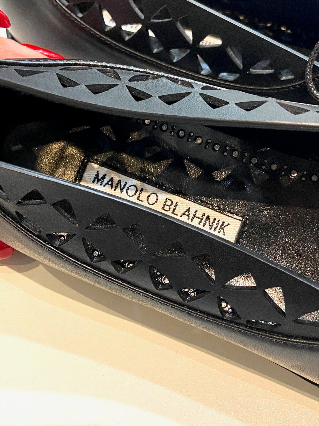 MANOLO BLAHNIK DELIRIUM LASER CUT LEATHER LOAFERS