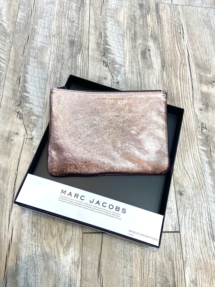MARC JACOBS METALLIC LEATHER POUCH IN ROSE PINK