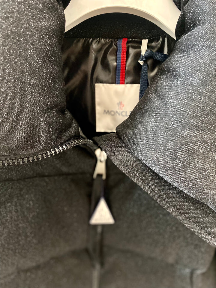 今期最終値下げ　MONCLER Bandama Doudoune Legere 今期最終値下げ MONCLER Bandama Doudoune Legere - メルカリ