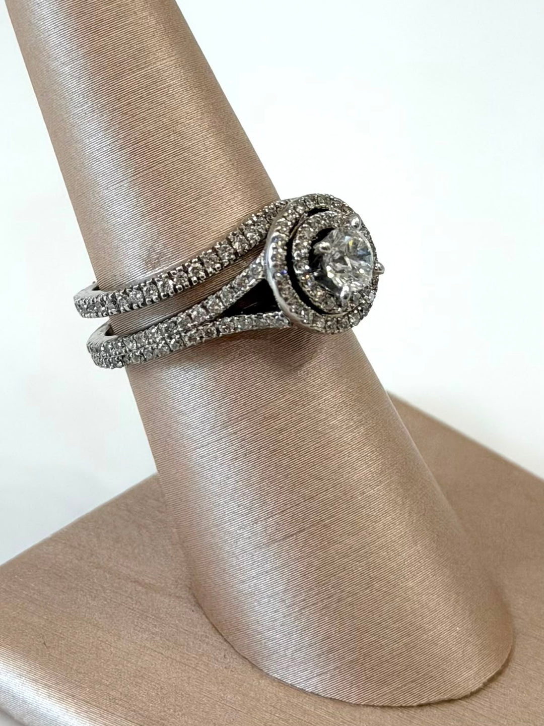 NEIL LANE 14K WHITE GOLD DIAMOND HALO BRIDAL WEDDING RING SET