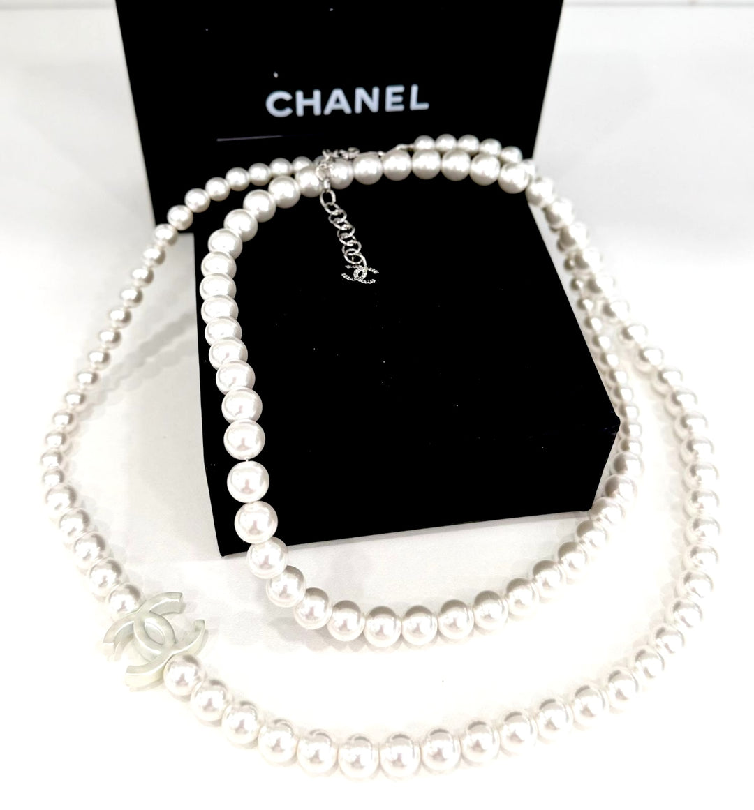 CHANEL CC PEARL RESIN LONG NECKLACE