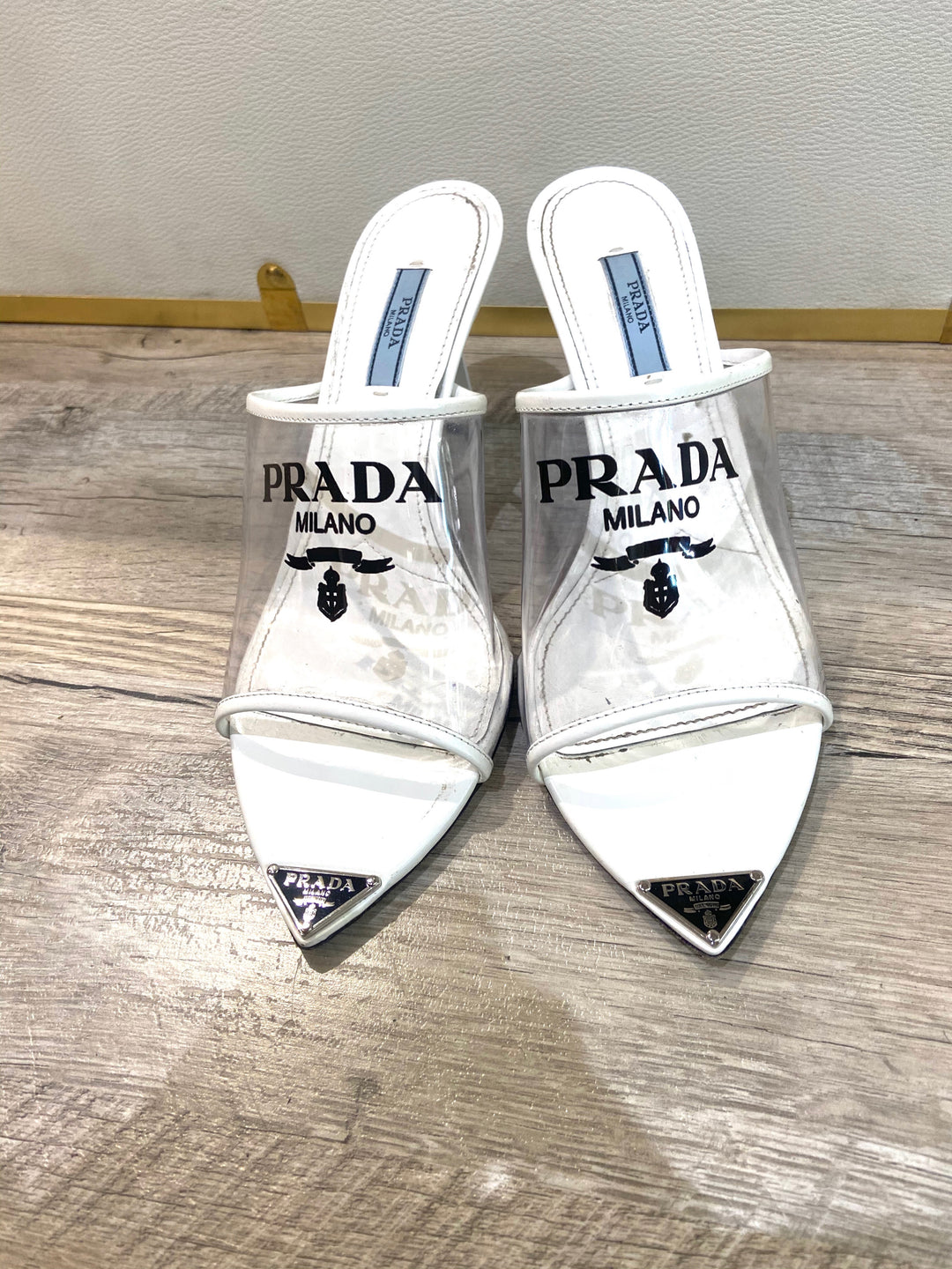 PRADA-Logo-print-Plexiglas-