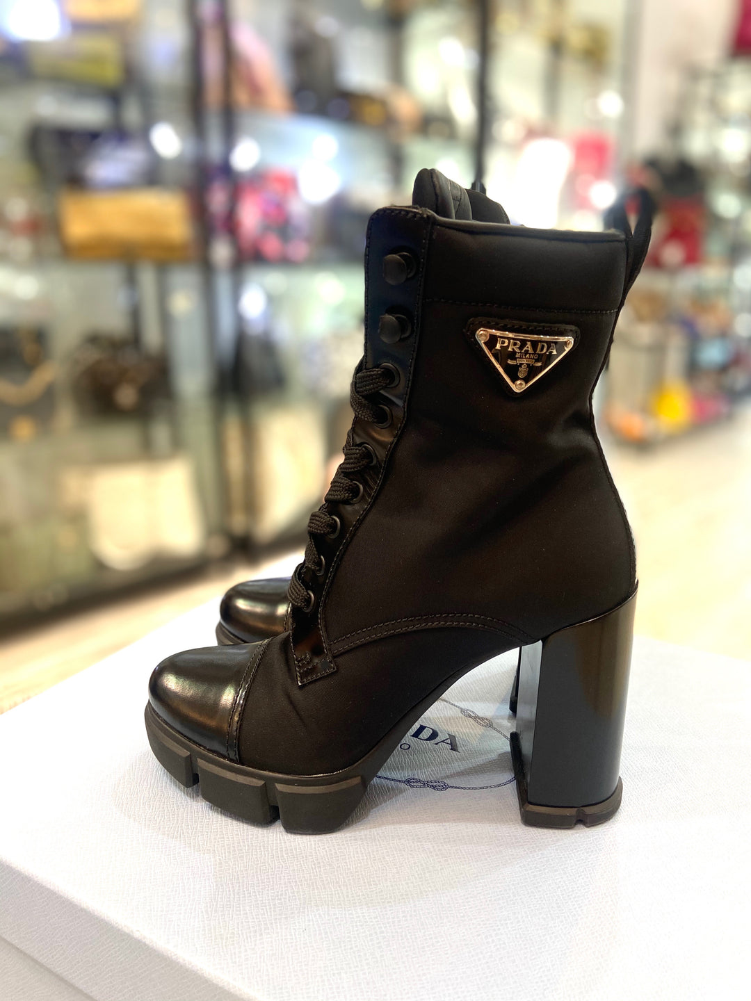 24cm PRADA トライアングルロゴ Re-Nylon ブーティ アンクル PRADA MONOLITH RE-NYLON TRIANGLE LOGO ANKLE BOOTS