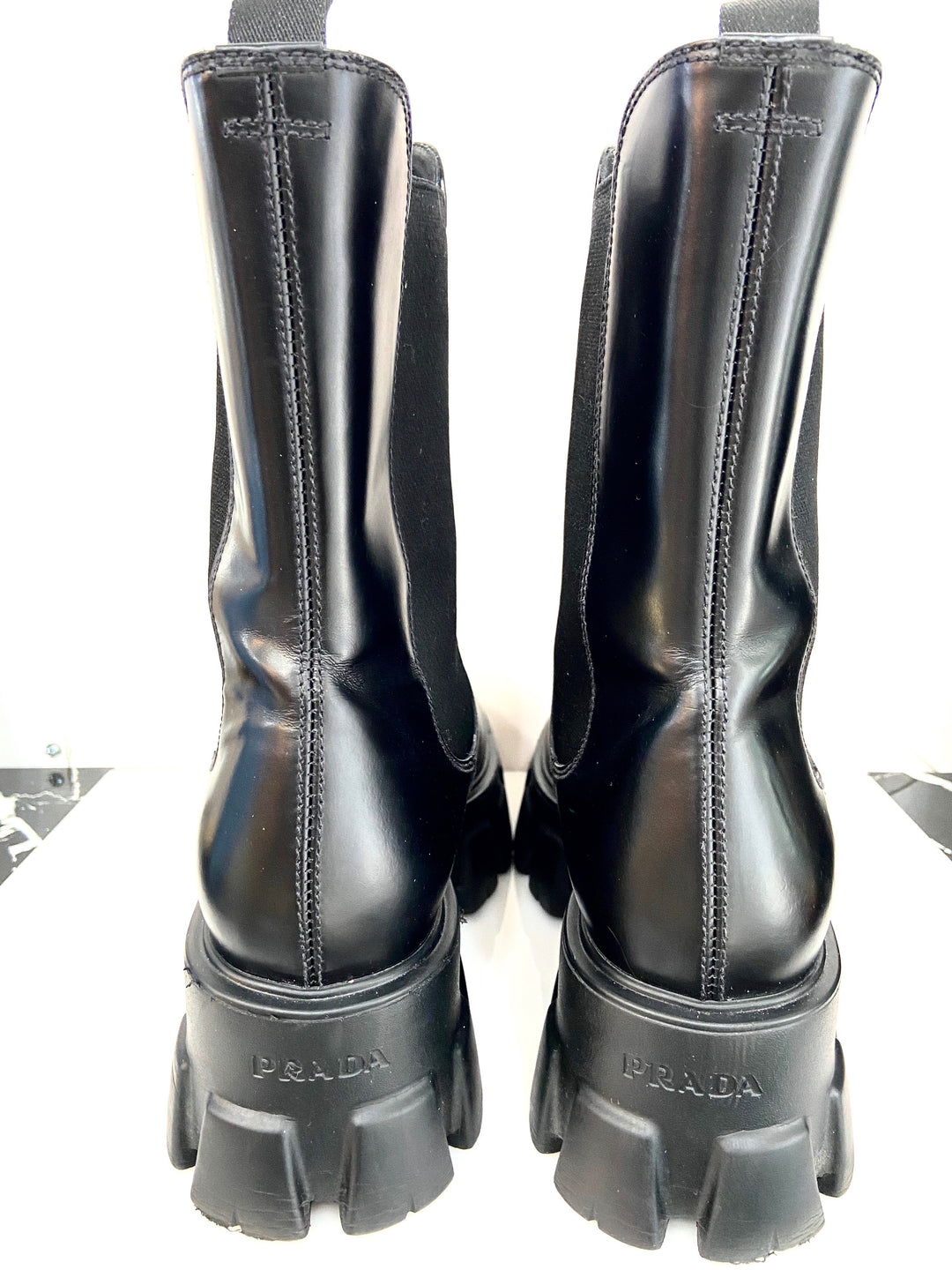 PRADA SPAZZOLATO ROIS MONLITH BRUSHED LEATHER CHELSEA BOOTS  display picture 1