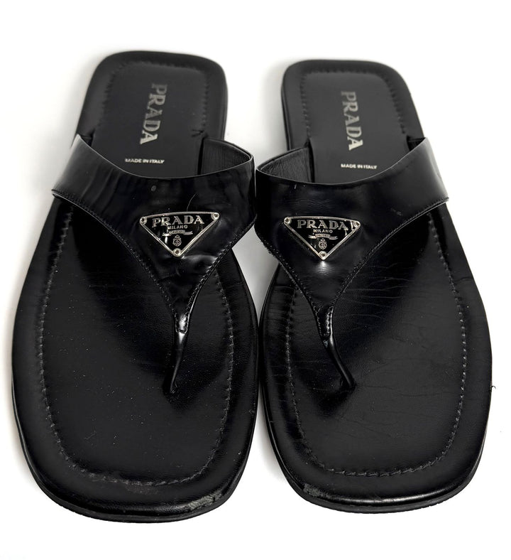 PRADA TRIANGLE LOGO PATENT LEATHER THONG SLIDE SANDALS